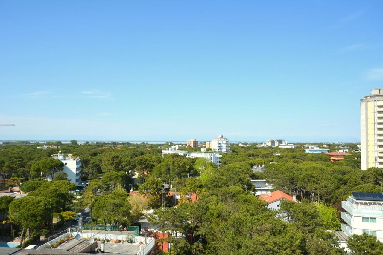 Lignano Pineta With Sea View Appartement Lignano Sabbiadoro Buitenkant foto