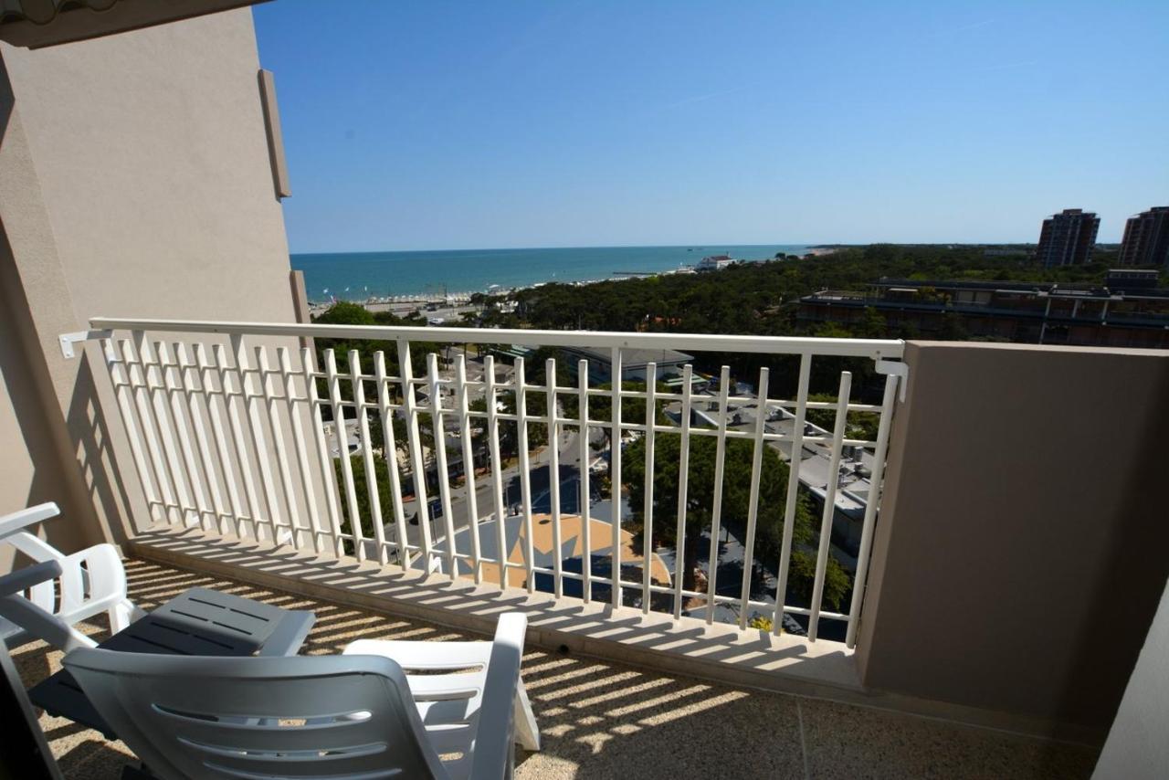 Lignano Pineta With Sea View Appartement Lignano Sabbiadoro Buitenkant foto