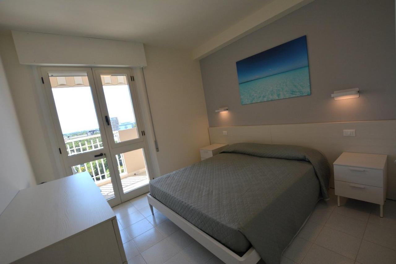 Lignano Pineta With Sea View Appartement Lignano Sabbiadoro Buitenkant foto