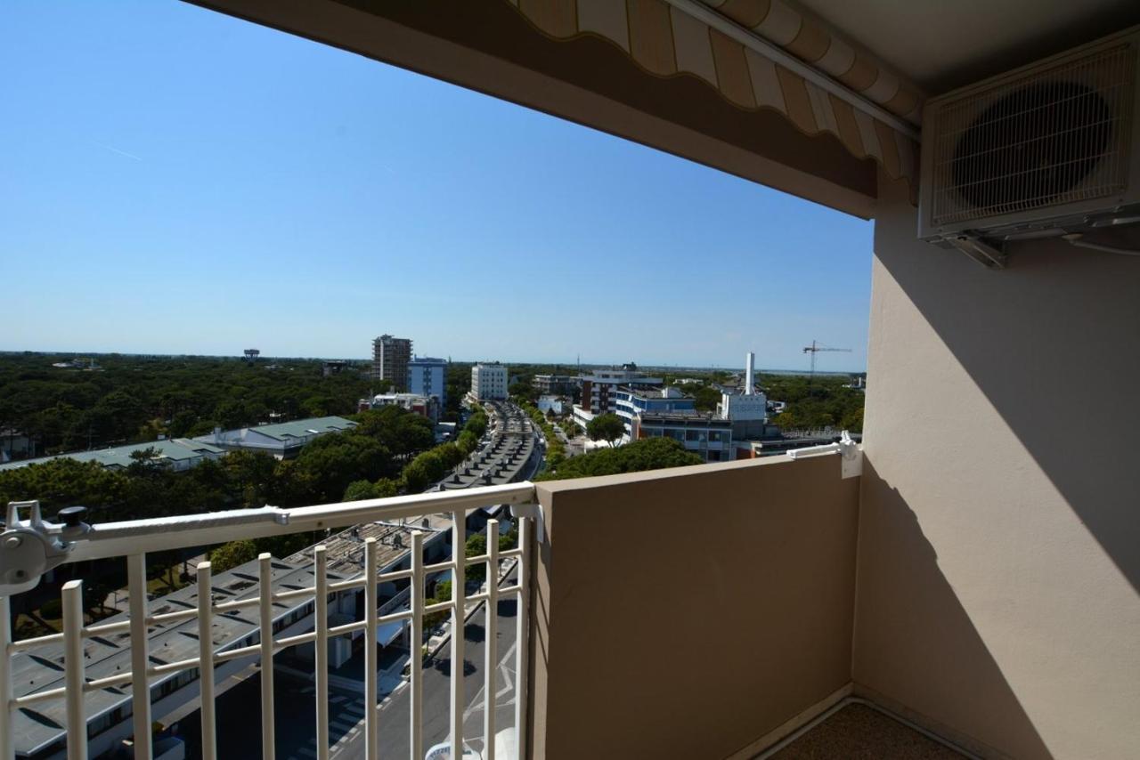 Lignano Pineta With Sea View Appartement Lignano Sabbiadoro Buitenkant foto