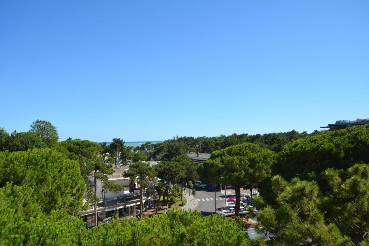 Lignano Pineta With Sea View Appartement Lignano Sabbiadoro Buitenkant foto